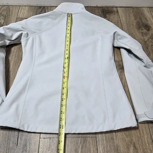 Marmot Women's Ski Jacket in Light Gray - Picture 8 of 10